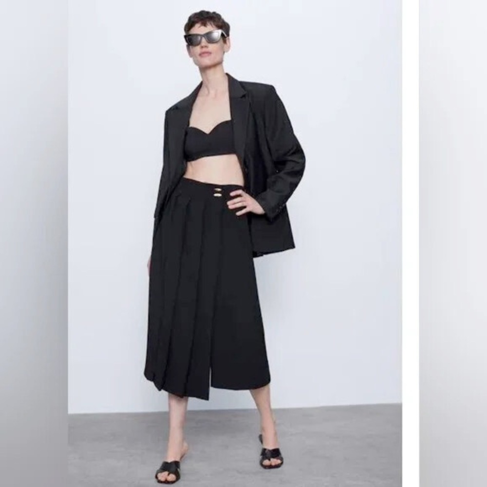 NWT Zara black pleated culotte